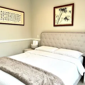 Coze In Near Yvr Guest house